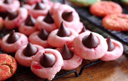 cherry chocolate kisses