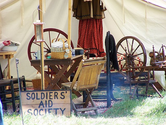 tent_soldiers_aid_sign.jpg